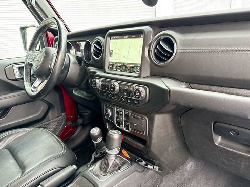 Used 2021 Jeep Wrangler Unlimited Sahara w/ Cold Weather Group image 33