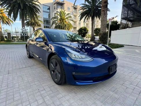 Used 2023 Tesla Model 3 Standard Range image 4