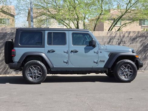 Used 2024 Jeep Wrangler Sport S image 10