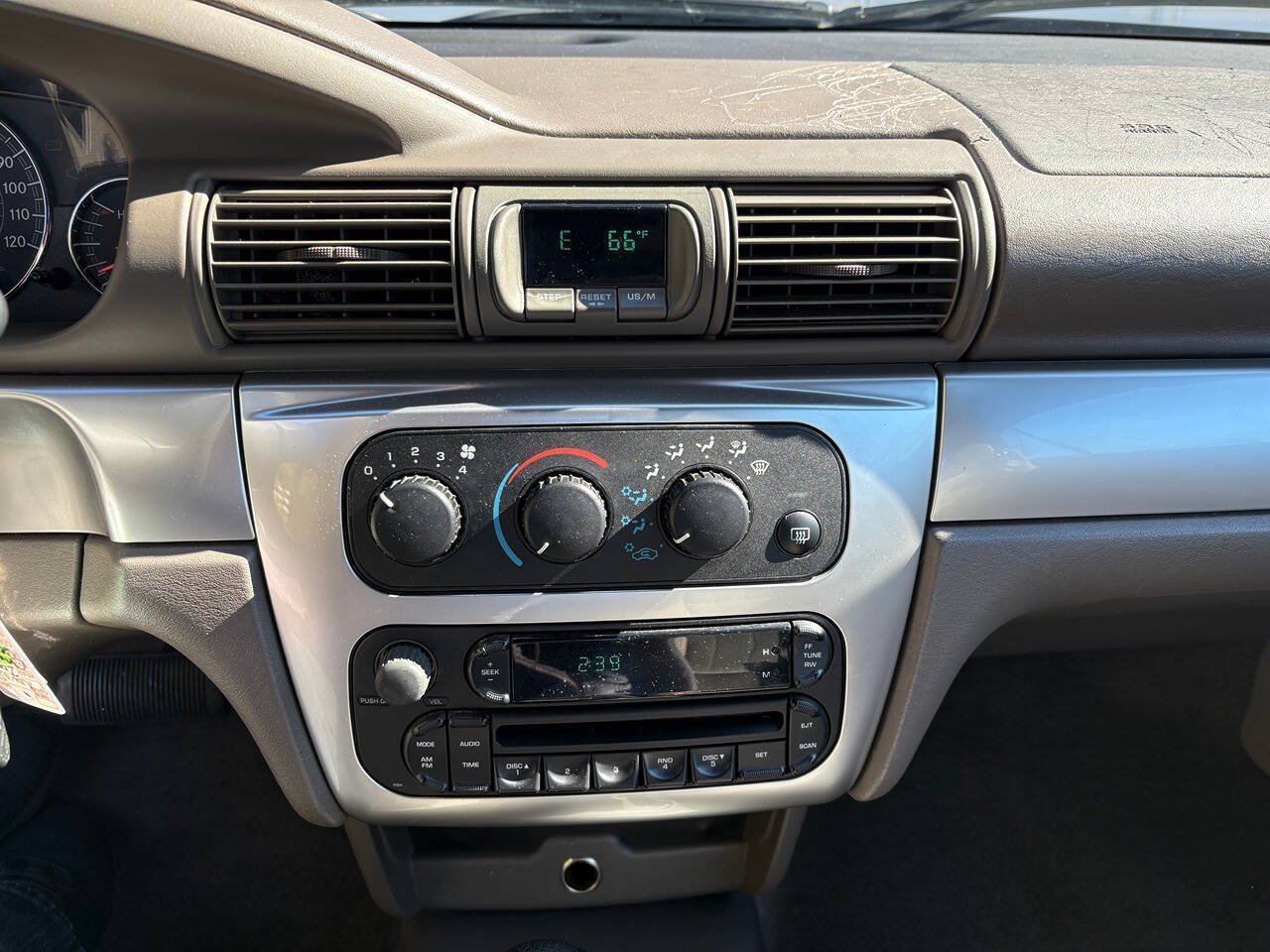 Used 2006 Chrysler Sebring Touring FWD image 15