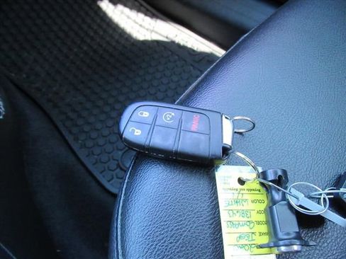 Used 2020 Jeep Compass Latitude w/ Cold Weather Group image 30