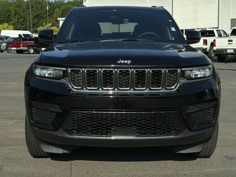 Used 2025 Jeep Grand Cherokee Laredo w/ Luxury Tech Group I RWD image 15