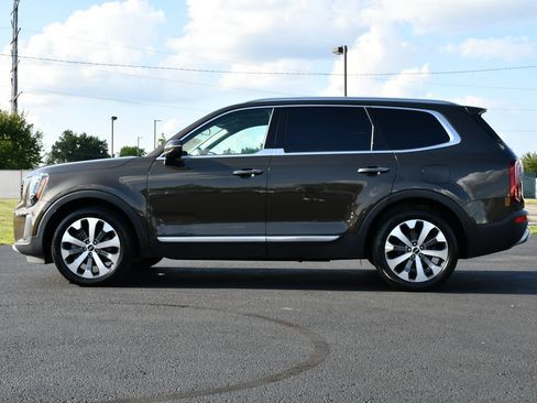 Used 2022 Kia Telluride S AWD/4WD image 4