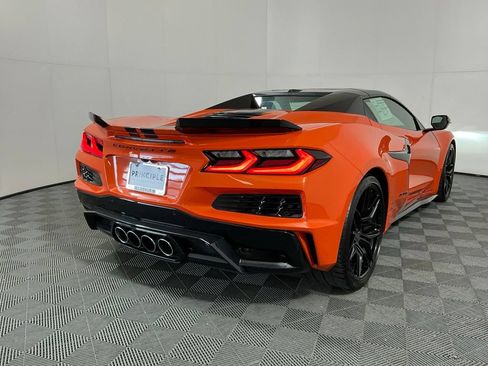 Used 2025 Chevrolet Corvette Z06 RWD image 5