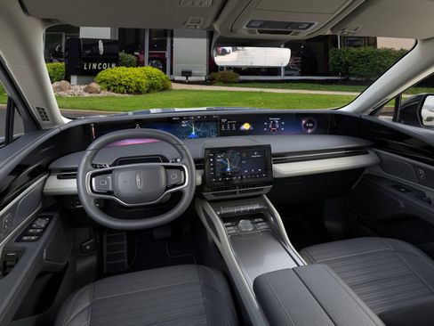 New 2024 Lincoln Nautilus Reserve image 9