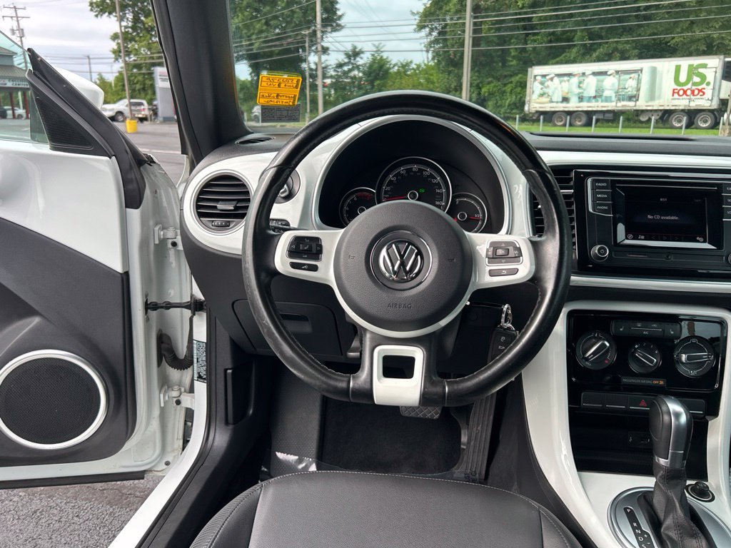 Used 2018 Volkswagen Beetle 2.0T S FWD image 19