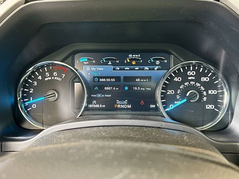 Used 2019 Ford F150 Lariat w/ Equipment Group 502A Luxury AWD/4WD image 13