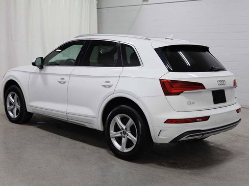 Used 2023 Audi Q5 2.0T Premium w/ Convenience Package image 3