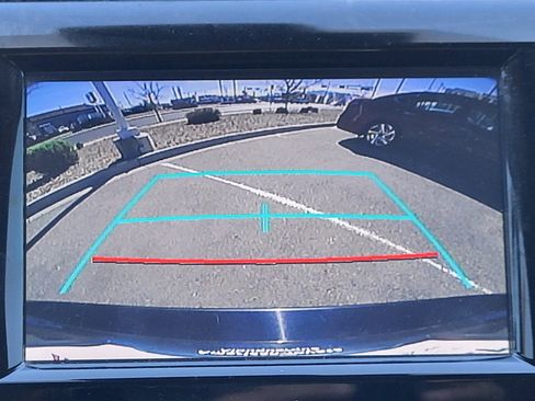 Used 2020 Toyota Camry SE image 30