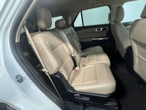 Used 2023 Ford Explorer XLT w/ Equipment Group 202A image 14