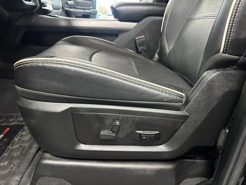 Used 2025 RAM 2500 Laramie AWD/4WD image 37