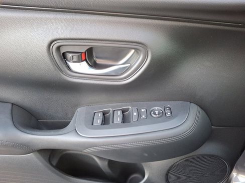 Certified 2023 Honda HR-V LX image 12