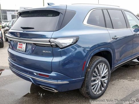 New 2026 Buick Enclave Avenir w/ Super Cruise Package FWD image 8
