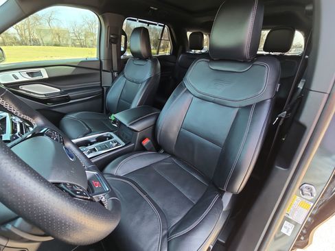 Used 2023 Ford Explorer ST w/ Equipment Group 401A image 11