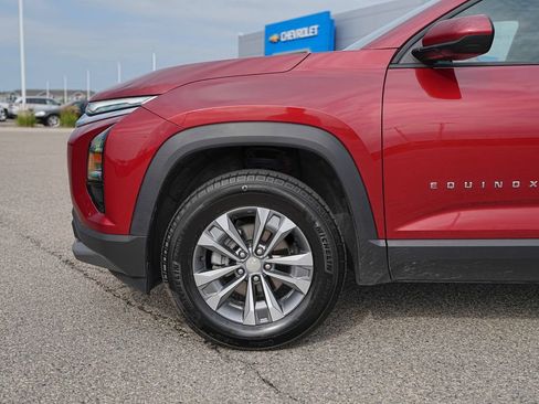 Used 2026 Chevrolet Equinox LT AWD/4WD image 11