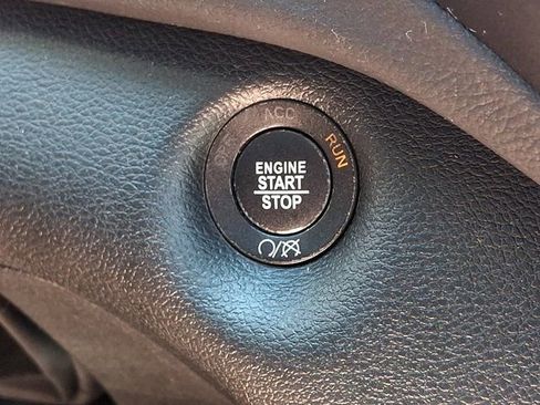Certified 2021 Jeep Cherokee Latitude Lux w/ Comfort/Convenience Group AWD/4WD image 30