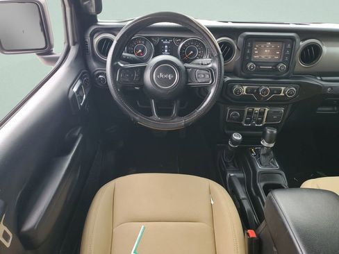 Used 2021 Jeep Gladiator Sport AWD/4WD image 12