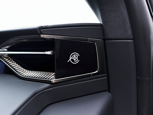 Used 2025 Lotus Eletre image 65