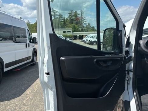 Used 2023 Mercedes-Benz Sprinter 2500 image 25