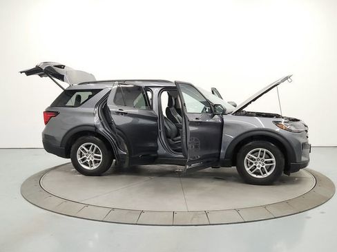 Used 2025 Ford Explorer Active w/ Active Comfort Package RWD image 16
