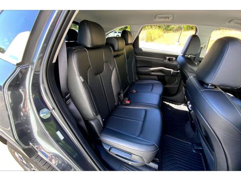 Used 2024 Kia Sorento S AWD/4WD image 25