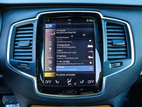 Used 2022 Volvo XC90 T8 Inscription Expression w/ Climate Package image 17