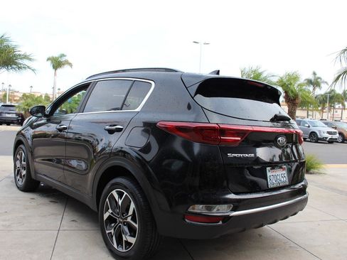 Certified 2022 Kia Sportage EX w/ EX Technology Package image 7