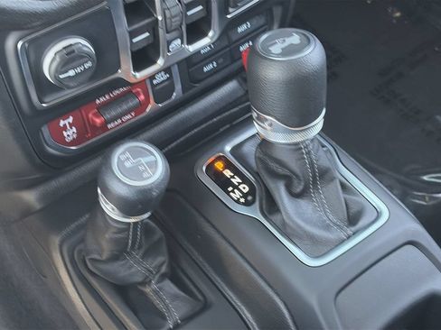 Used 2025 Jeep Wrangler Unlimited Sport AWD/4WD image 22