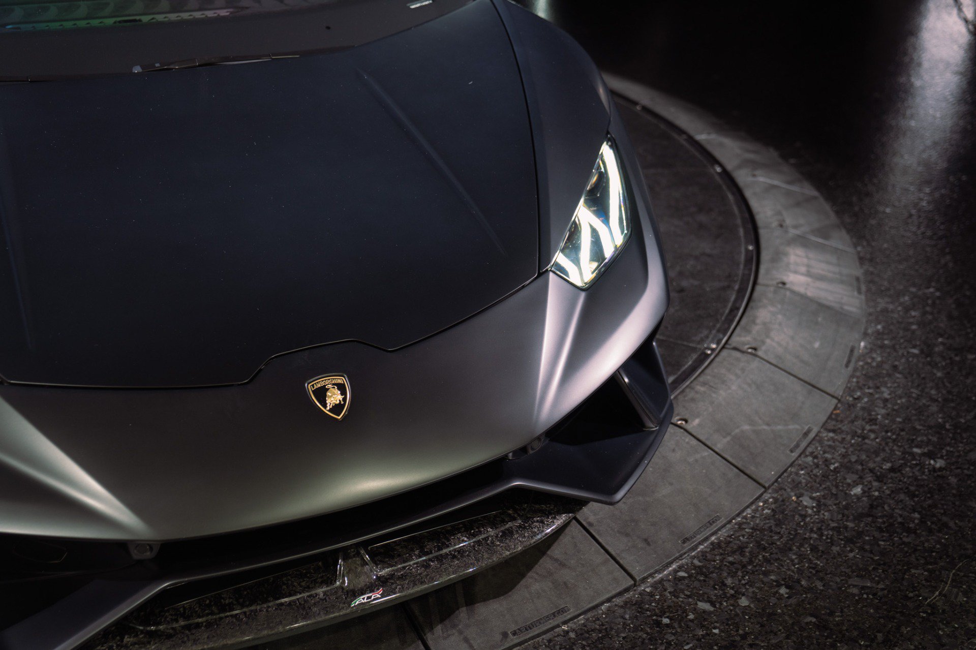 Used 2018 Lamborghini Huracan Performante AWD/4WD image 10