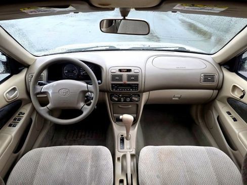 Used 2000 Toyota Corolla CE image 9