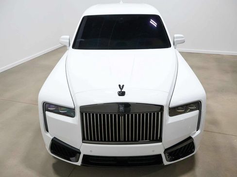 Used 2025 Rolls-Royce Cullinan Black Badge AWD/4WD image 24