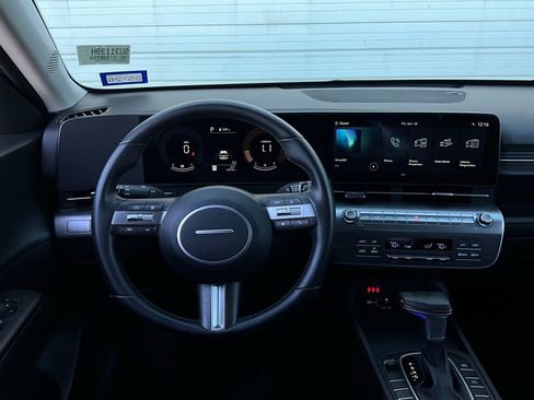 Used 2025 Hyundai Kona SEL image 14