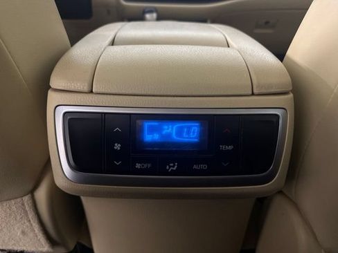 Used 2015 Toyota Highlander XLE AWD/4WD image 31