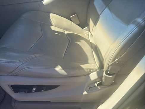 Used 2015 Cadillac Escalade ESV Luxury RWD image 9