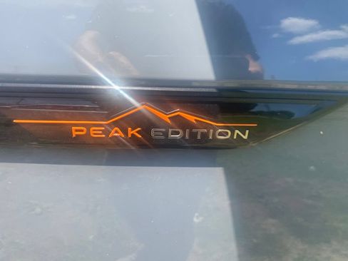 Used 2025 Volkswagen Atlas Peak Edition SE AWD/4WD image 12