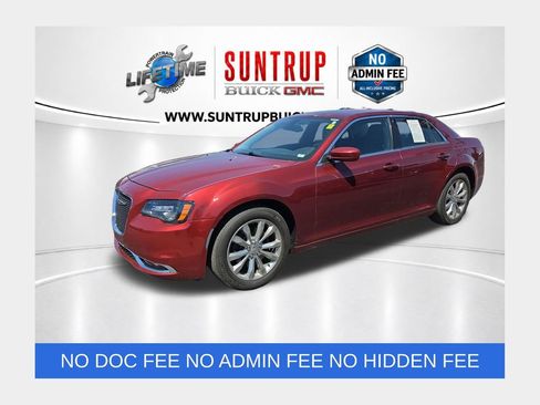 Used 2020 Chrysler 300 Touring L w/ Value Package AWD/4WD image 1
