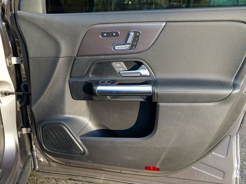 Used 2021 Mercedes-Benz GLA 250 4MATIC image 33