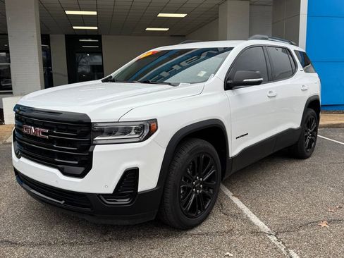 Used 2022 GMC Acadia SLE w/ Driver Convenience Package image 3