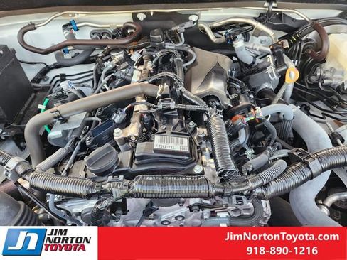Used 2025 Toyota Tacoma SR5 AWD/4WD image 31