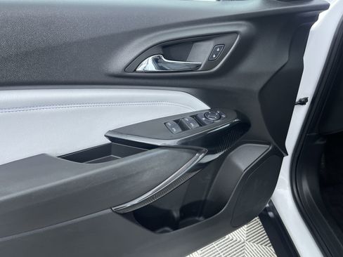 Used 2024 Chevrolet Trax LT w/ Driver Confidence Package image 14