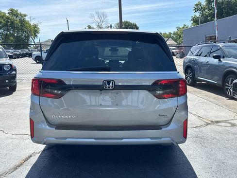 Used 2025 Honda Odyssey EX-L image 4