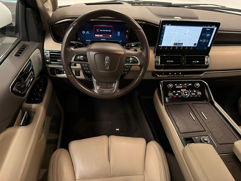 Certified 2023 Lincoln Navigator Reserve AWD/4WD image 25