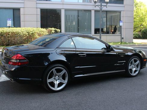 Used 2011 Mercedes-Benz SL 550 image 9
