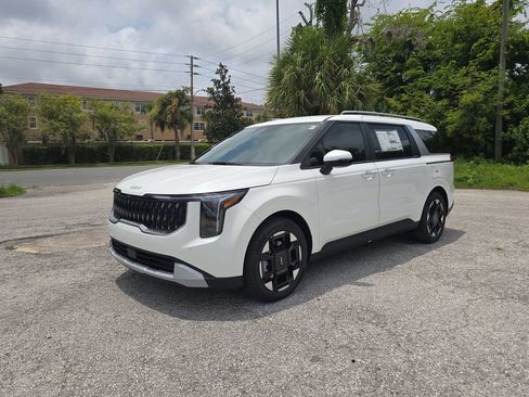 New 2026 Kia Carnival EX FWD image 4