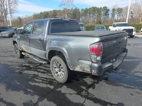 Used 2022 Toyota Tacoma Limited image 6
