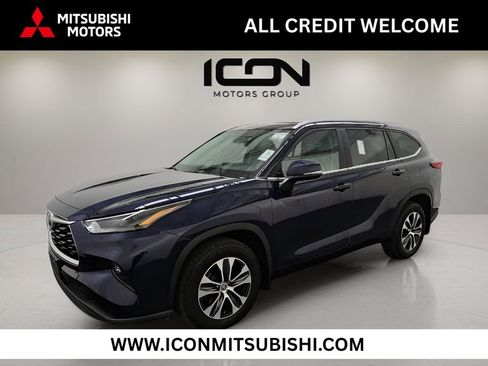 Used 2023 Toyota Highlander XLE image 1