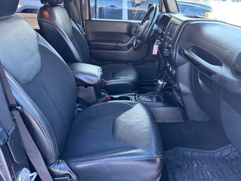 Used 2017 Jeep Wrangler Sahara image 17
