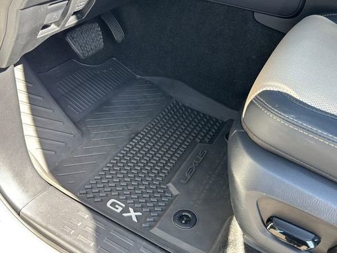 Used 2024 Lexus GX 550 image 15