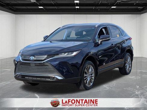 Certified 2022 Toyota Venza XLE image 1