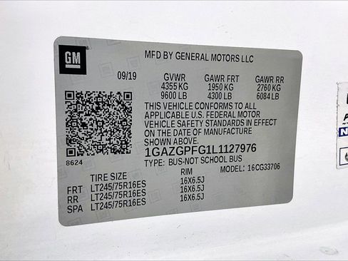 Used 2020 Chevrolet Express 3500 LT w/ LT Preferred Equipment Group image 18